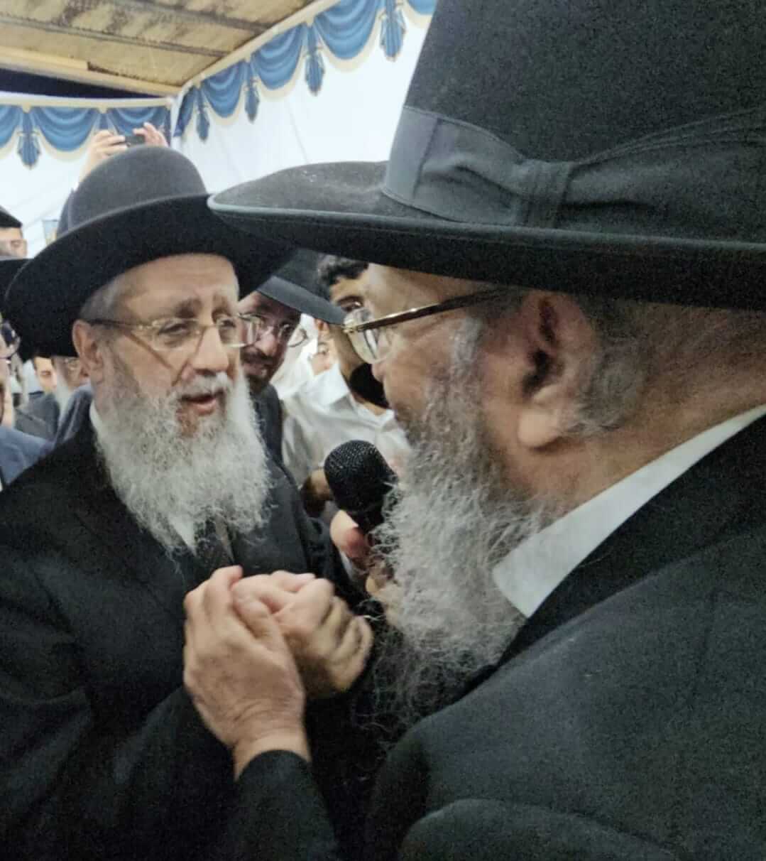 הראשון לציון בסוכת הגרי''ח סופר שליט''א