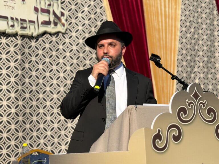 היסטוריה בחריש: מעמד הנחת אבן הפינה למוסדות 'עמלי התורה' כותל המזרח